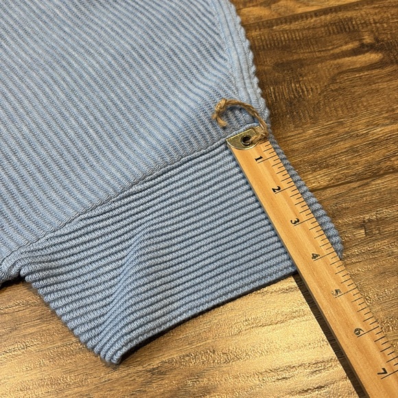 Tommy Bahama Light Blue ribbed short sleeve Top size small - Picture 5 of 8